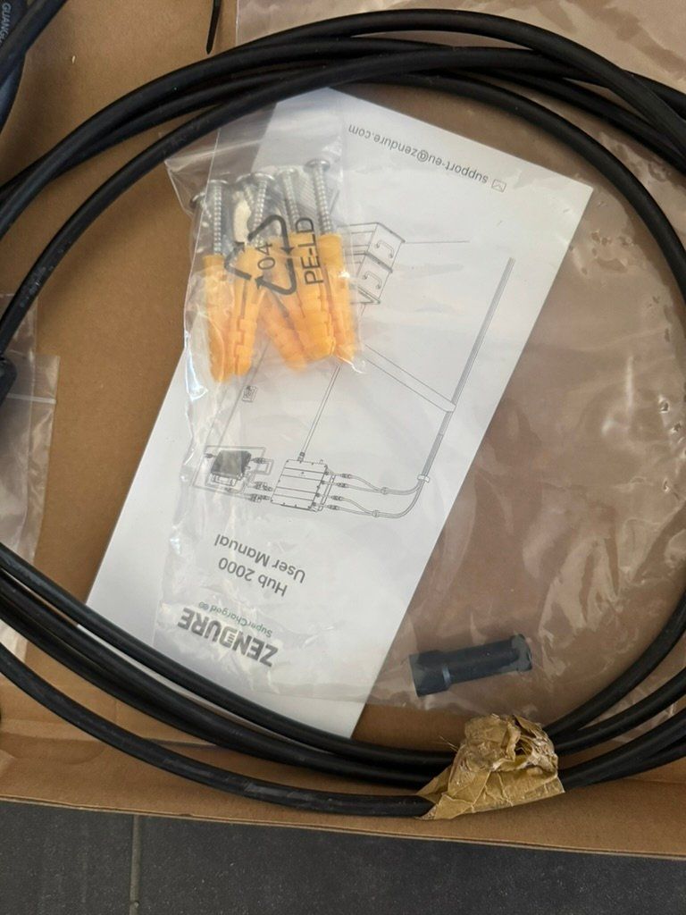 Zendure Onduleurs: Balkonkraftwerk Zendure Hub2000 mit AB1000 – D'occasion à Burgdorf par Masterjazz 2