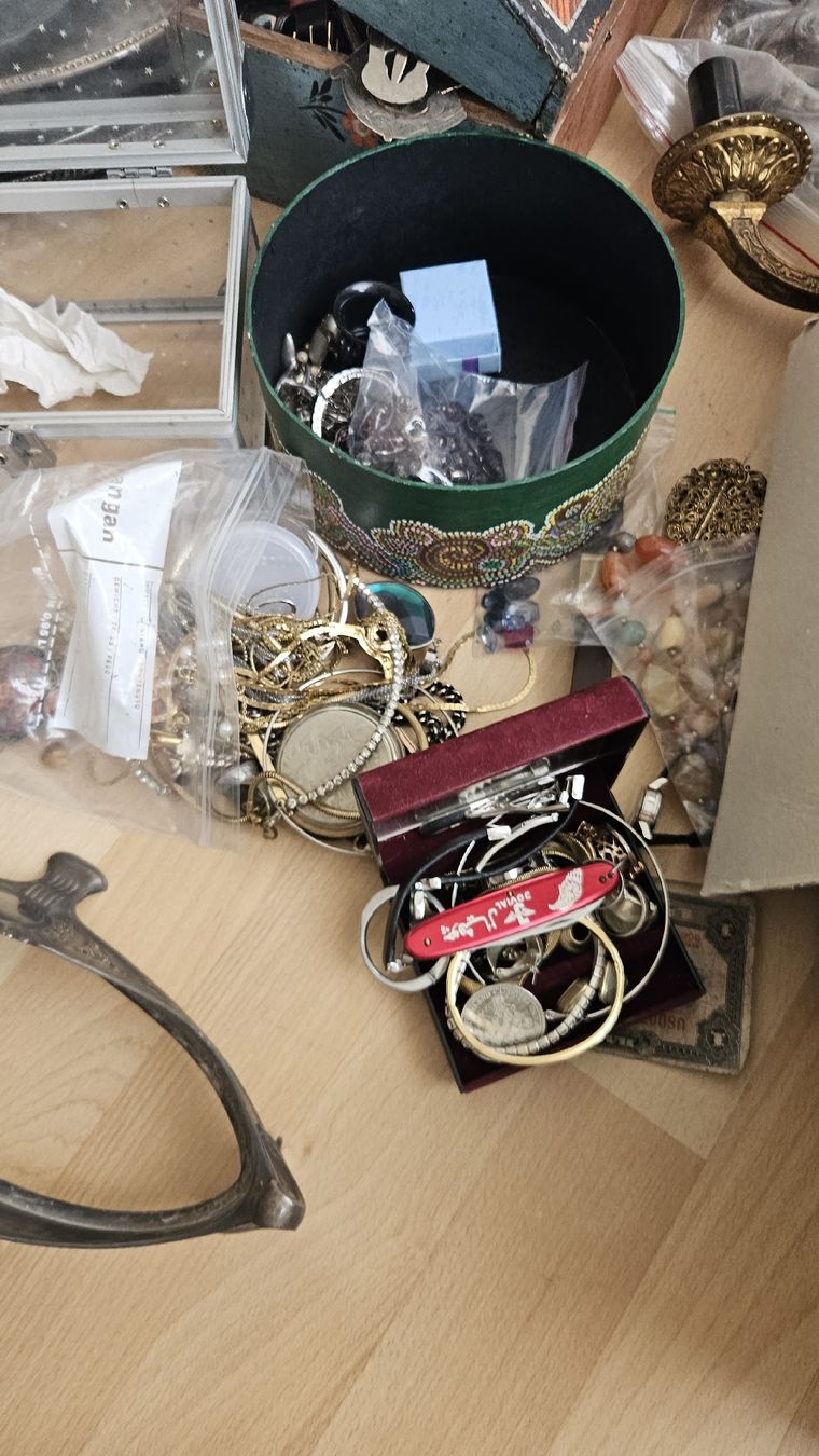 Toutes les décorations: Lot Verschiedene Flohmarkt Sache – D'occasion à Rickenbach b. Wil par nic_8ljr 3