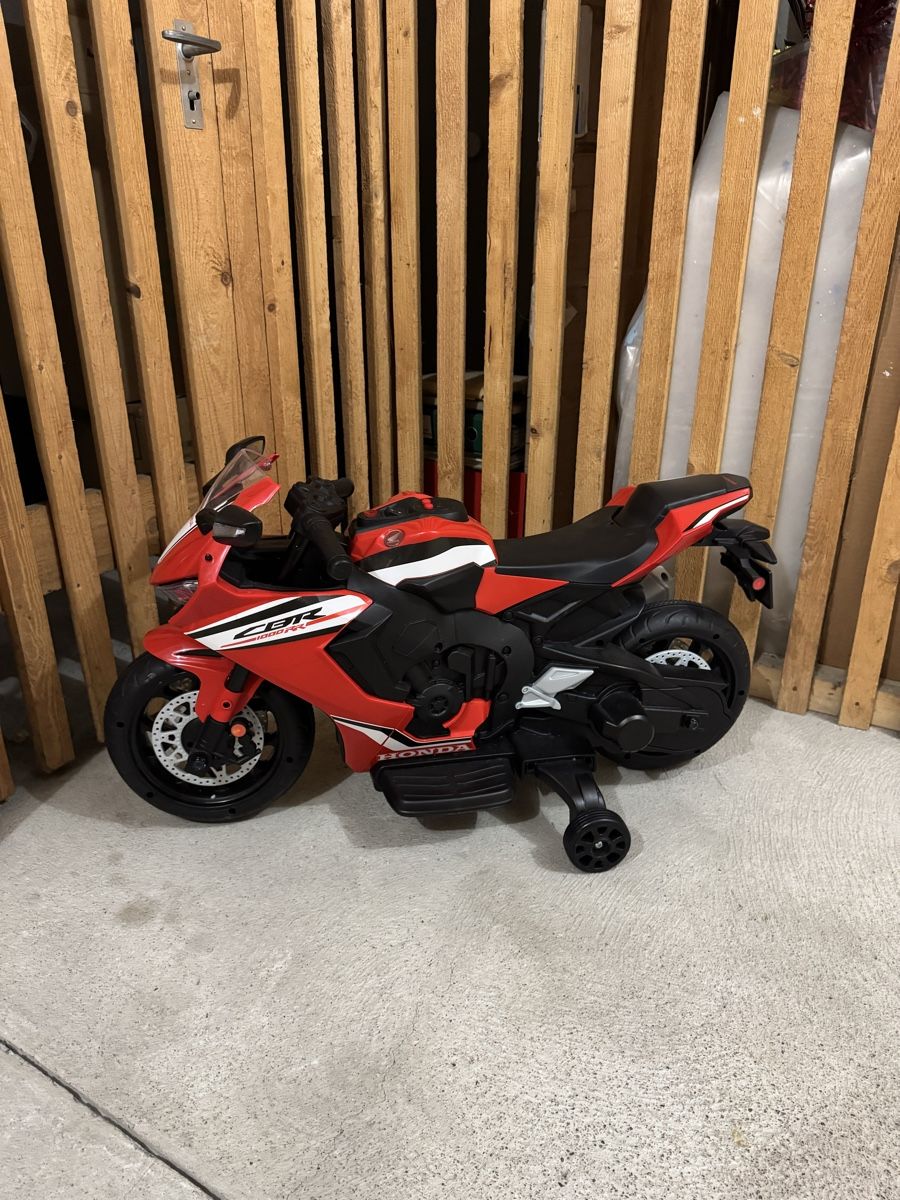 Fahrzeuge für Kinder: Honda CBR Kinder Elektro Motorrad – wie neu – Gebraucht aus Niederuzwil von Donii.Ksii