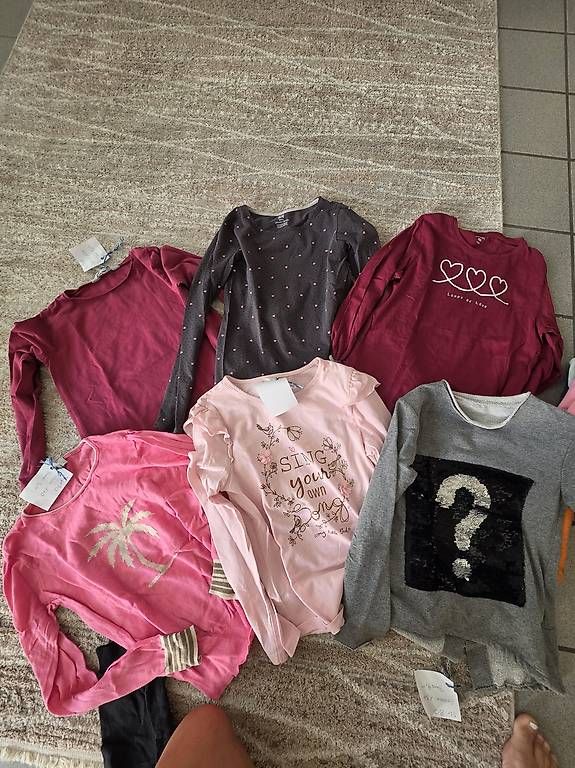 Kleiderpakete & -sets: Mädchen kleider – Gebraucht aus Birmenstorf AG von JenniferLopetrone 1