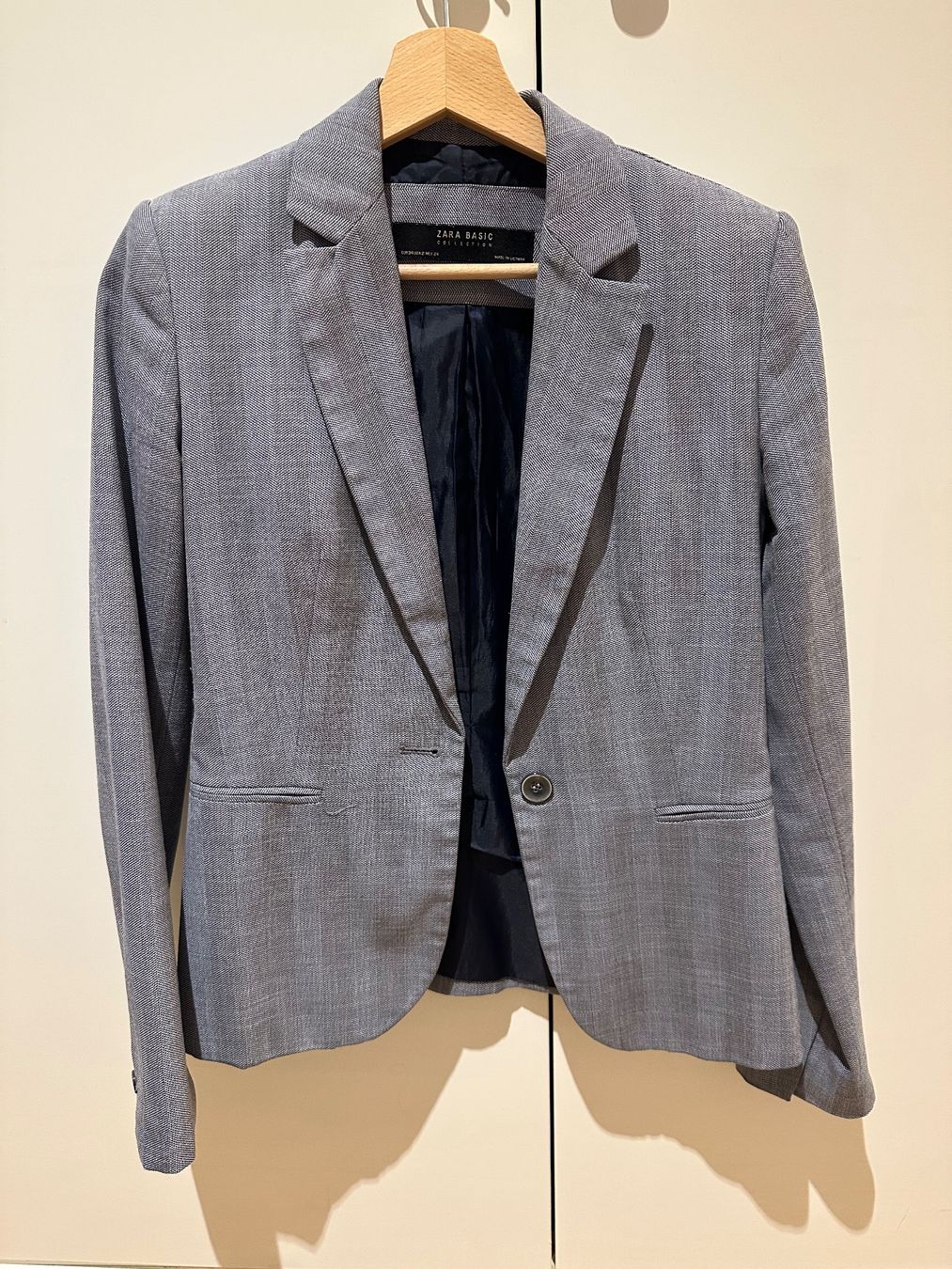 Zara Jacken: Zara Blazer Size 34 – Gebraucht aus Zürich von kat_2xvk
