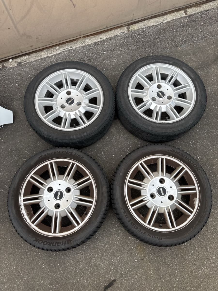 Smart Pneus & Roues:  Smart For Two 15 Zoll – D'occasion à Baar par Quatrogaitas