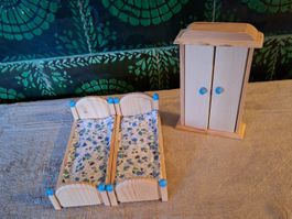 Herziges 3-Teiliges Schlafzimmer aus Holz fürs Puppenhaus