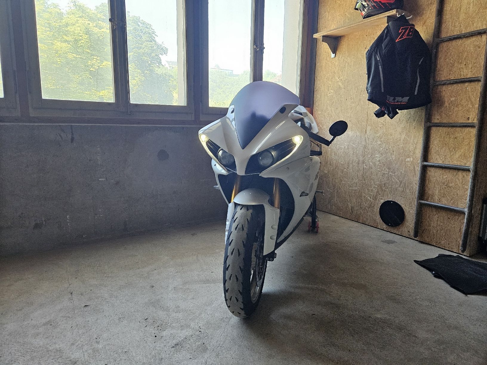 Yamaha Strada: Yamaha R1 Facelift – Usato da Hinterkappelen venduto da manu97