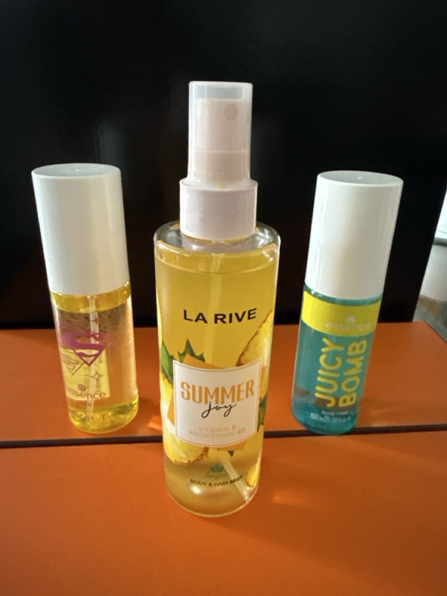 Profumi & Eau de Toilette: 3 brumes essence et La rive – Nuovo (secondo la descrizione) da Lausanne venduto da Tounitz