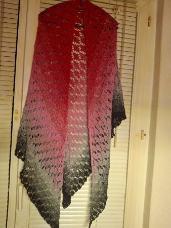 Magnifique châle fait main au crochet (1000 mètres)