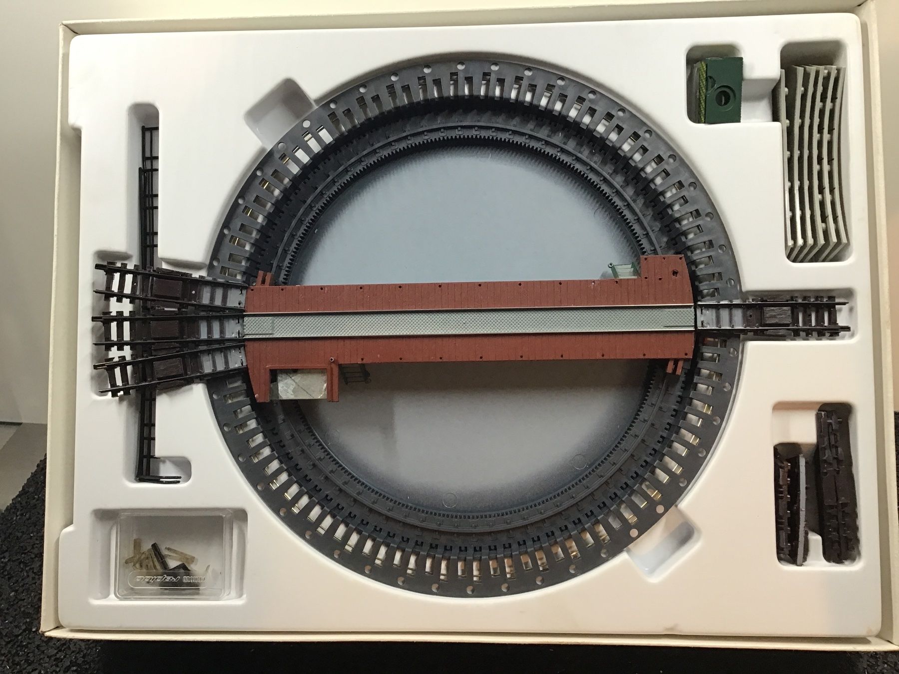 Arnold Modellini di ferrovie: ARNOLD -N ELEKTRISCHE DREHSCHEIBE 6381 – Usato da Männedorf venduto da Modelle-aller-Art 3