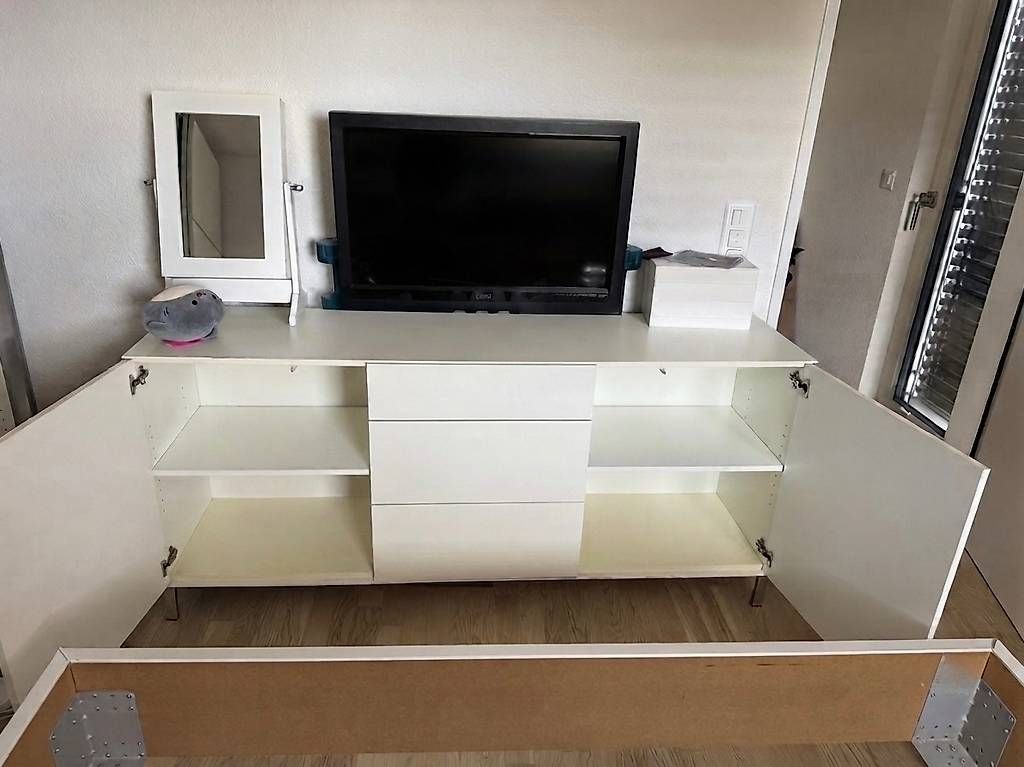 Cassettiere: Moderne Kommode / Sideboard in Weiss  Viel Stauraum – Usato da Hüttikon venduto da Mellie422 1