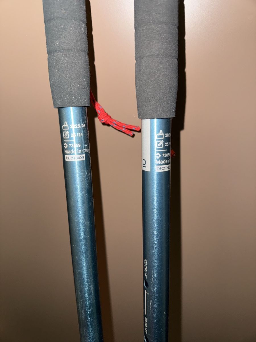 Decathlon Wanderstöcke: Adjustable Decathlon Hiking Sticks – Gebraucht aus Zürich von AnthonyPrimi 1