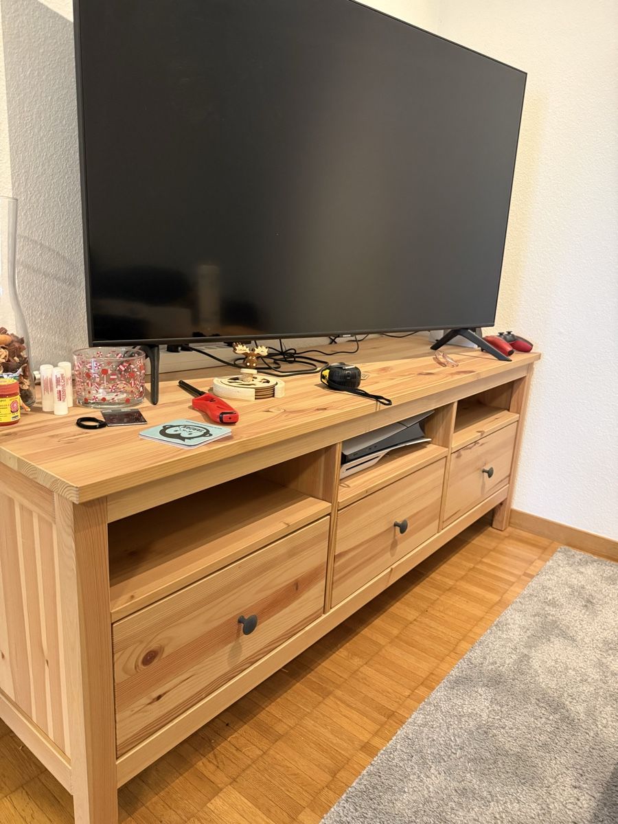 Ikea TV Möbel: Fernseherbank  – Neu (gemäss Beschreibung) aus Bergdietikon von sim_rg8v