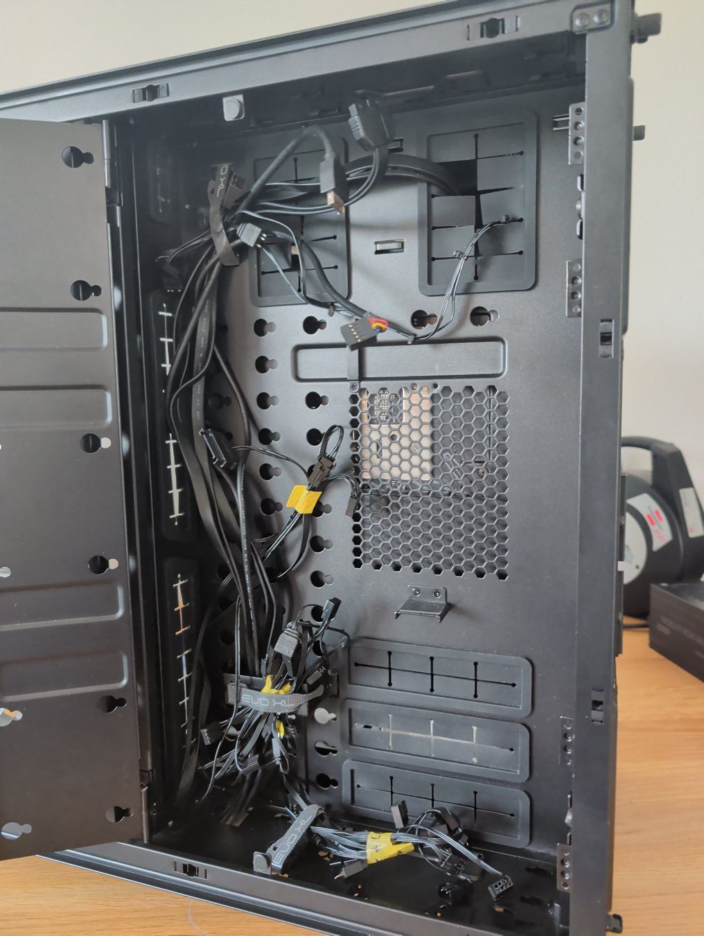 Lian Li Gehäuse: Lian li O11 Dynamic XL EVO – Neu (gemäss Beschreibung) aus Fällanden von iichhalt 5