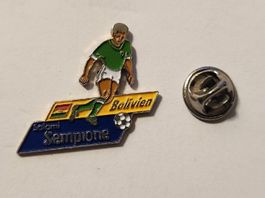 Pin's Bolivie Footballeur Salami Sempione