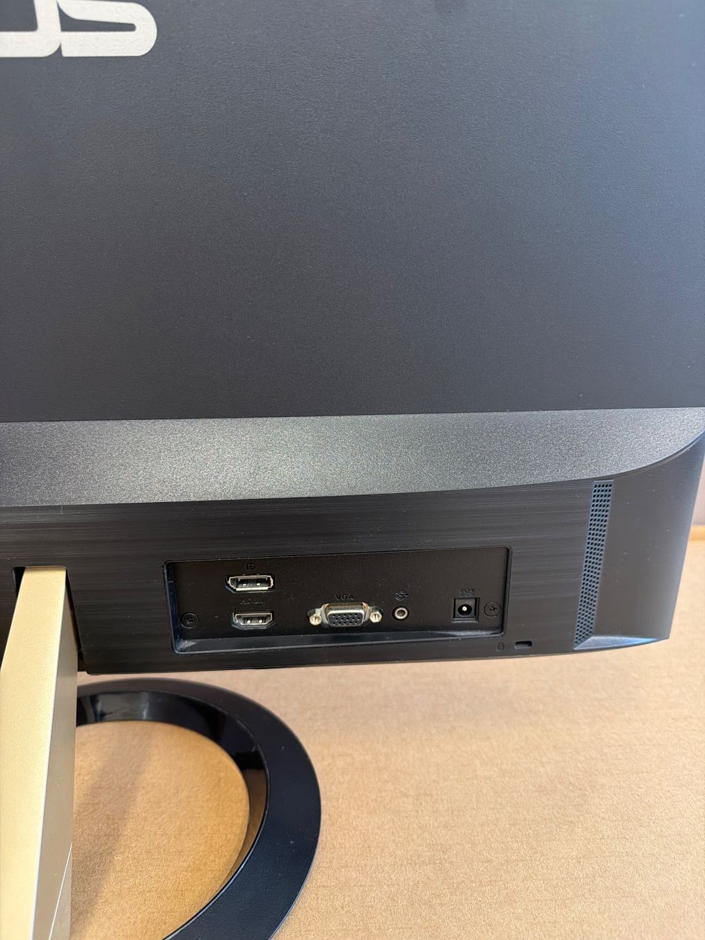 Asus Monitor: ASUS VZ249Q 23.8" Monitor – Usato da Dietlikon venduto da ComdatAG 6