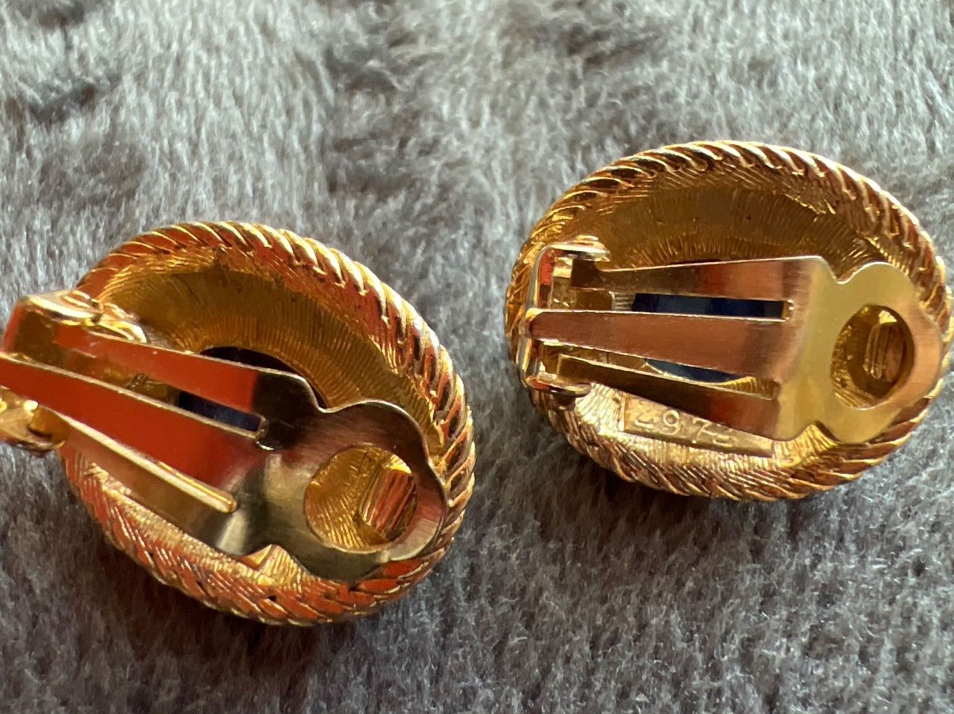 Orecchini pendenti & Orecchini a lobo: Vintage Ohrclips signiert – Usato da Uznach venduto da Ya_x7x6 2
