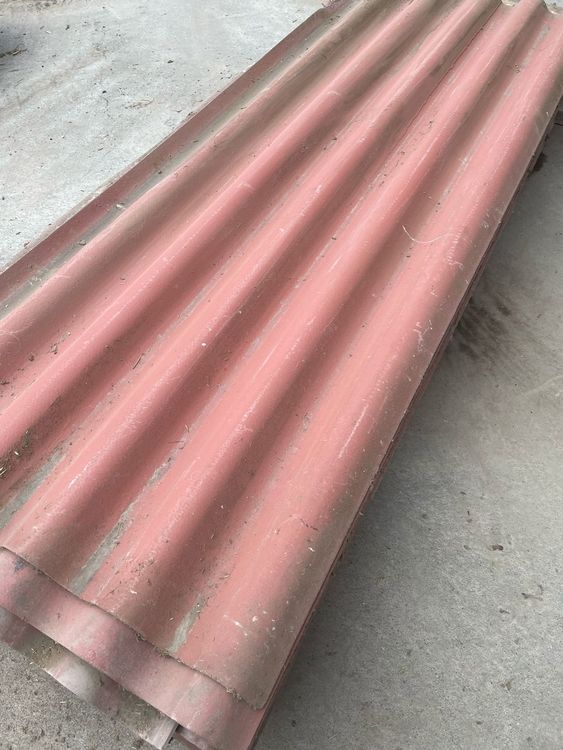 Piatti di portata: Eternitplatten-Dachplatten und Eternitabschlüsse rot/orange – Usato da Subingen venduto da riso04