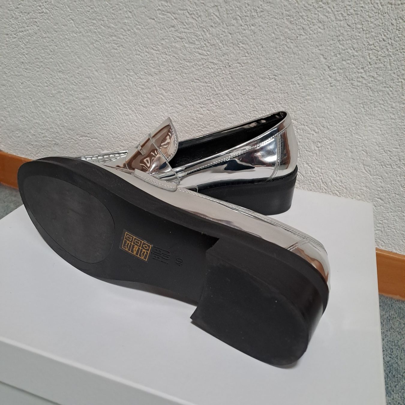 Damenschuhe: Silberne Bibi Lou Lederschuhe, Grösse 40, NP 198.--. – Gebraucht aus Frauenfeld von Andadaa 2