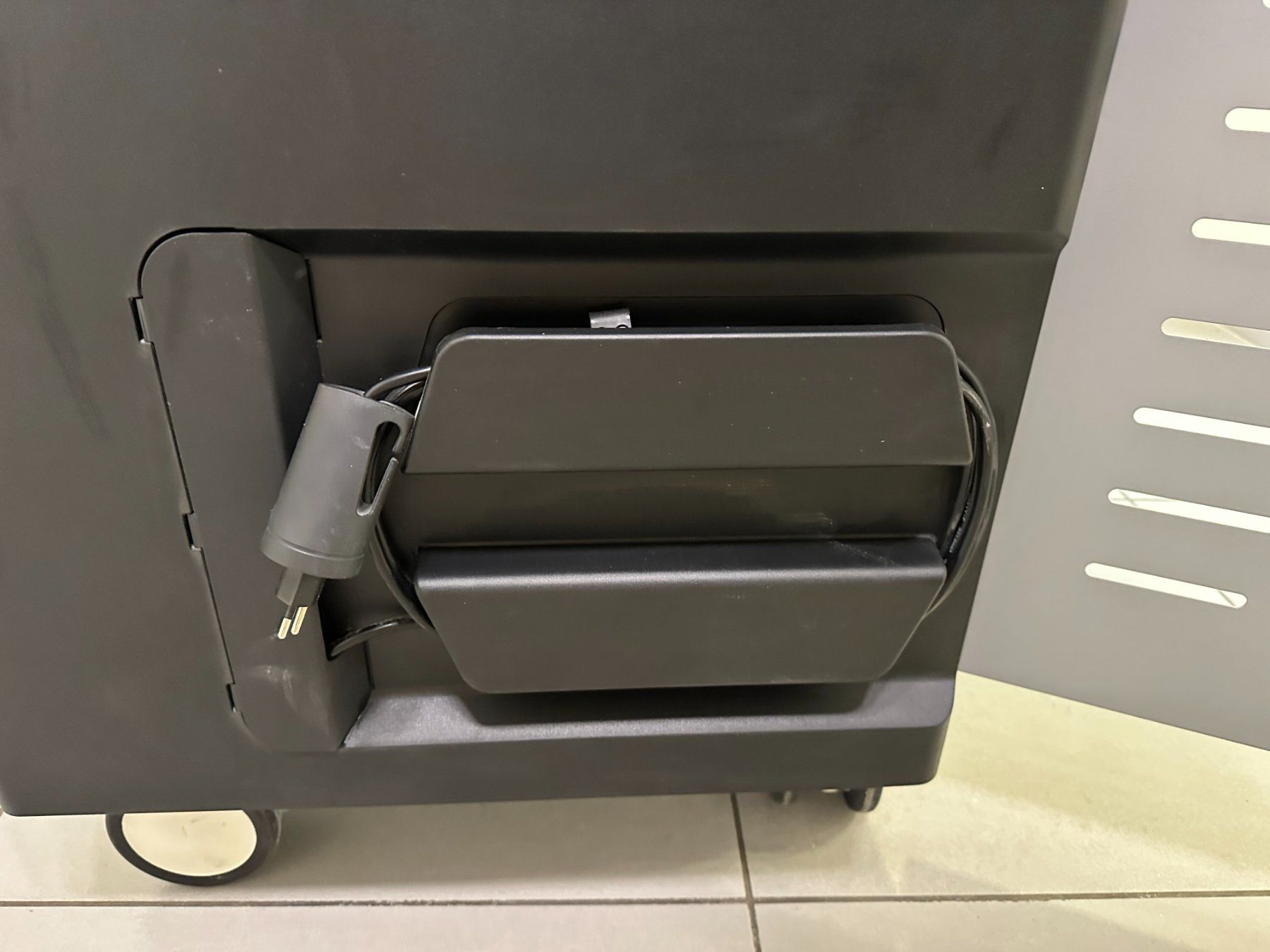 Banconi: Ergotron PowerShuttle Tablet-/Laptop-Ladewagen 40 Geräte – Usato da Wollerau venduto da joh_2t8v 6