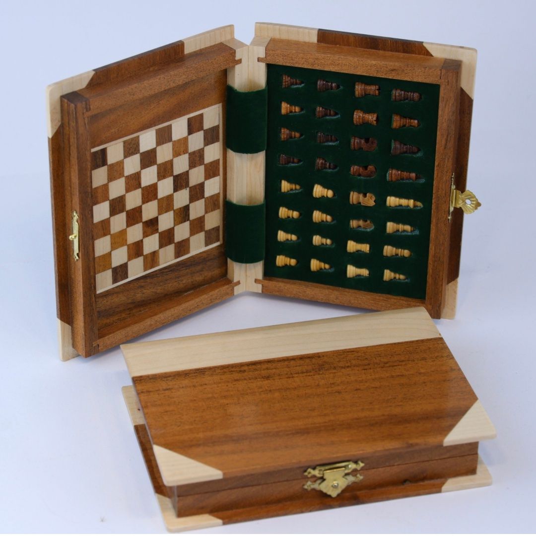 Giochi: Reiseschach Magnetisch aus Akazie & Buchsbaum – Nuovo e nell'imballaggio originale da Tägerig venduto da An777