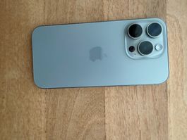 iPhone 15 Pro 256GB, Akku 88%, Display defekt