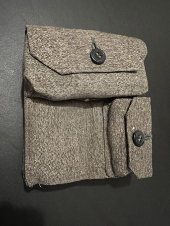 Originale Schweizer Armeetasche mit Bürsten und Zubehör