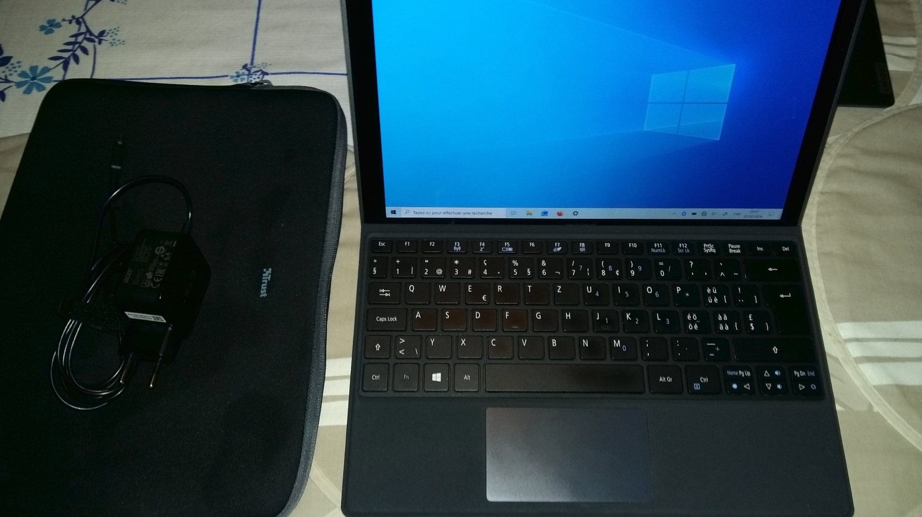 Acer Portables: 🌟 Acer Switch 3, fonctionne tip top! 🌟 – D'occasion à Vollèges par delph78