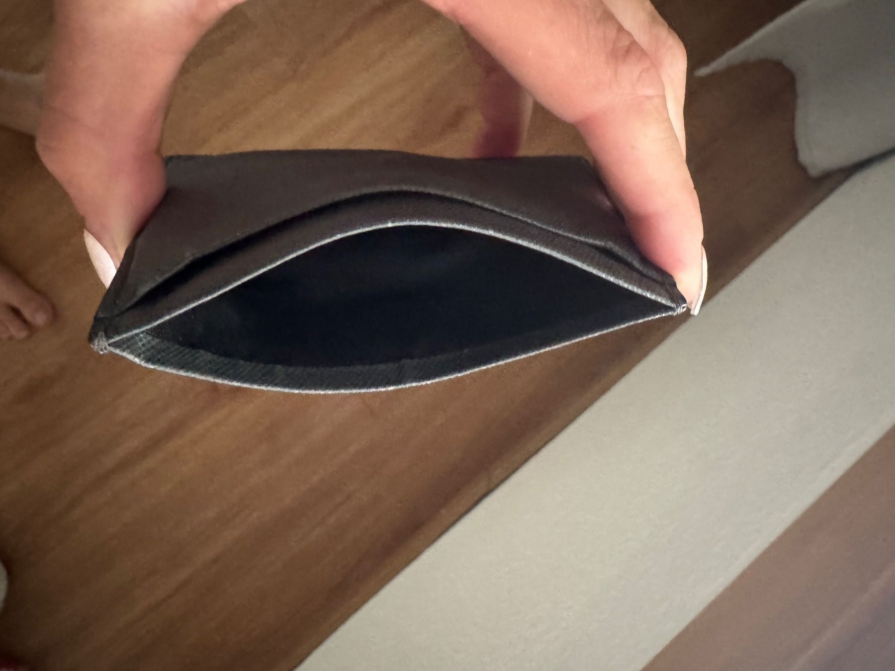Prada Portafogli: Orginal Prada Kartenbrieftasche (Preis Verhandelbar) – Usato da Scuol venduto da SilvanaE14 2