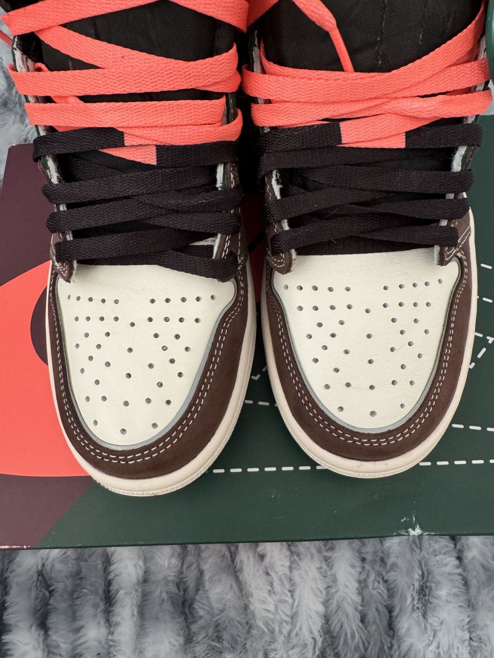 Jordan Scarpe da uomo: Jordan 1 Retro High OG Hand Crafted US 6.5 Men – Nuovo (secondo la descrizione) da Kilchberg ZH venduto da Centipaide 2