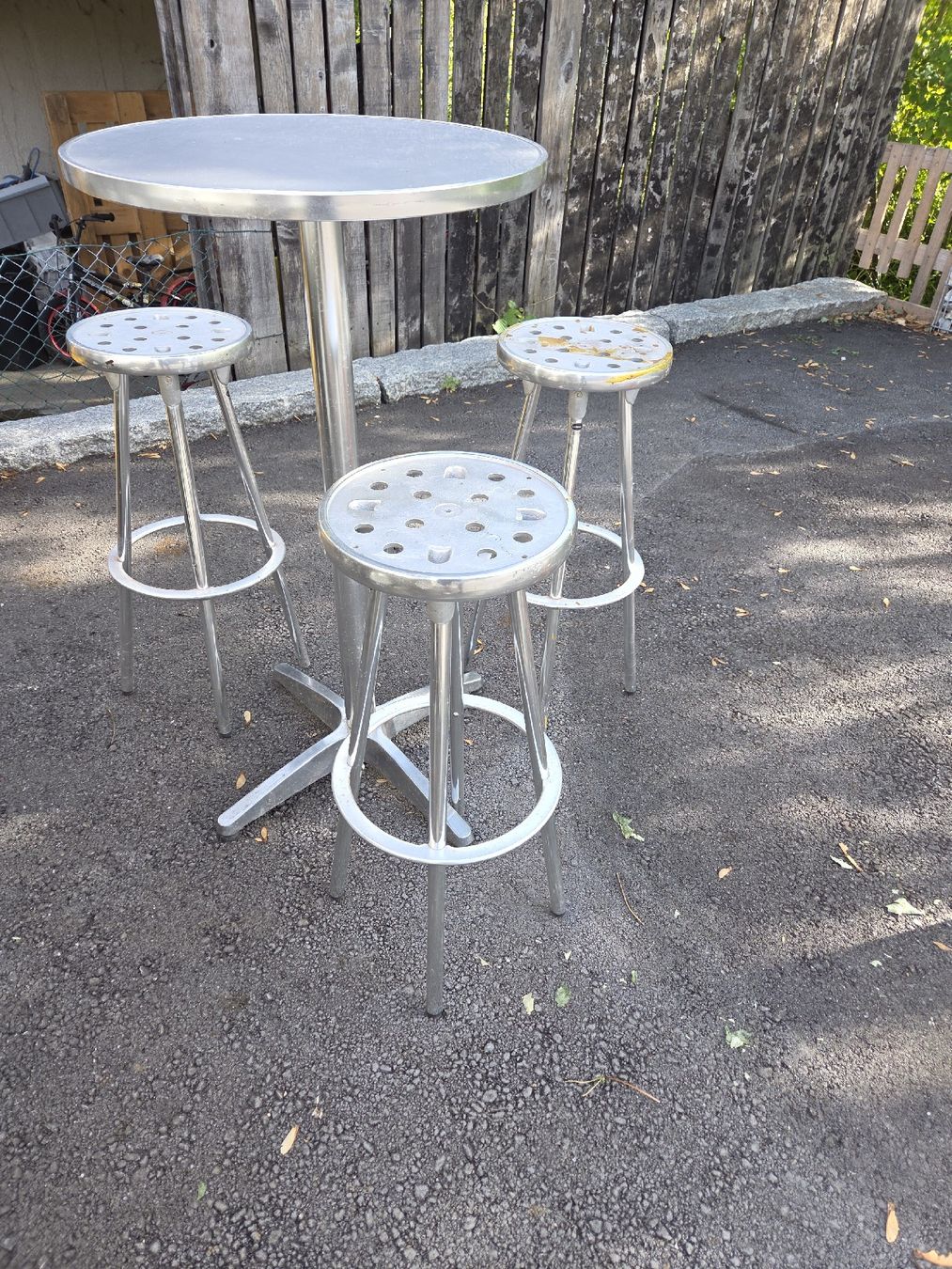 Tische: Stehtisch mit Hocker – Gebraucht aus Niederdorf von MB-TRAC91 2