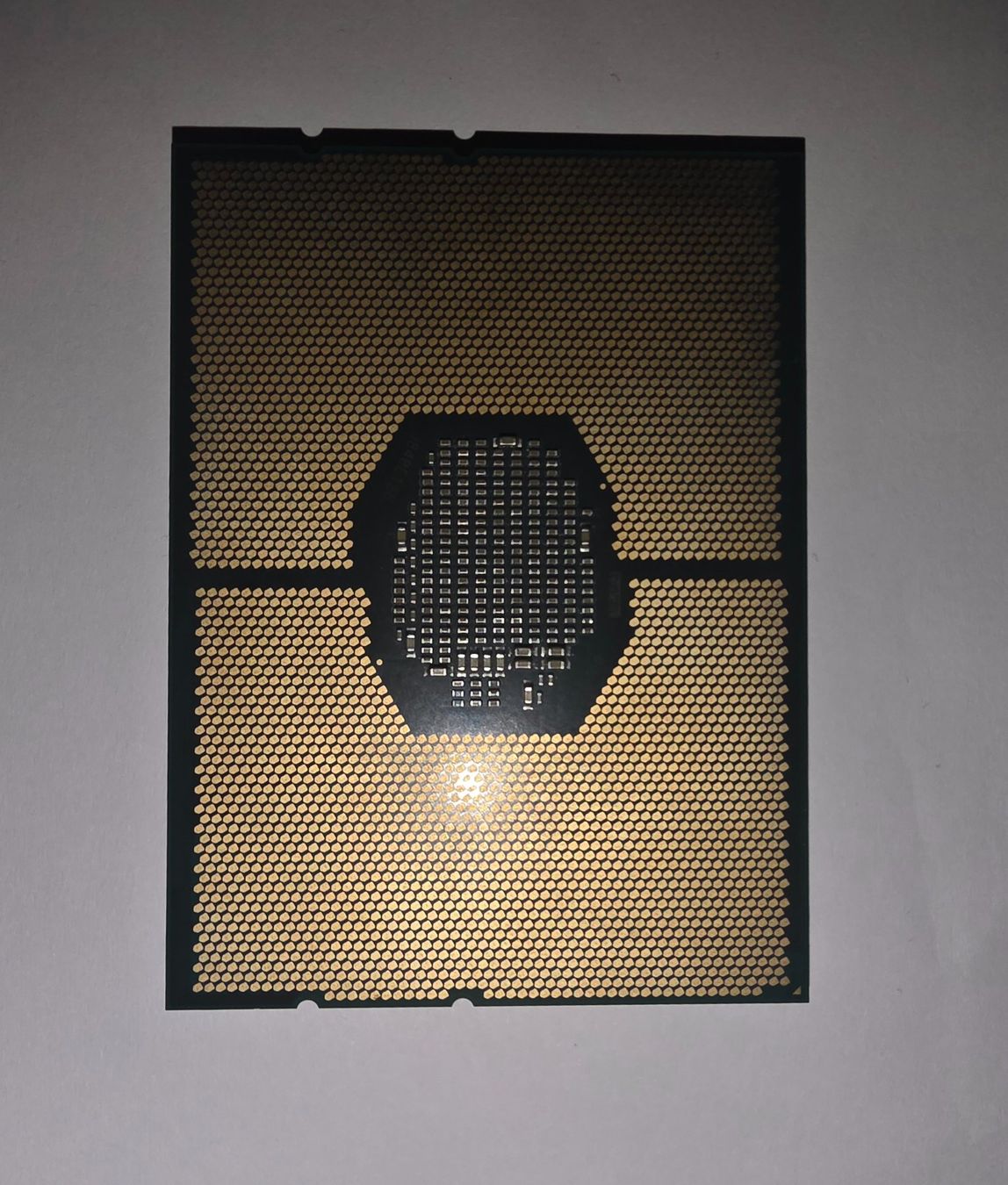 Intel Elektronikbauteile: Xeon Gold 6138 – Defekt aus Hüntwangen von neo_8kqh 1