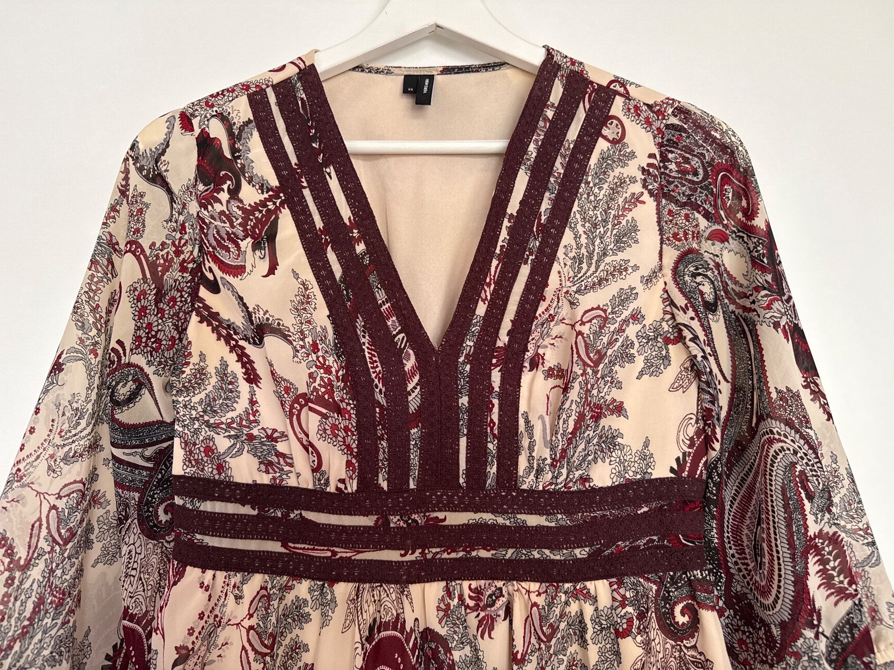 Vero Moda Kleider: Gemustertes Kleid von Vero Moda Gr.XS – Gebraucht aus Schönenwerd von d.chiara 1