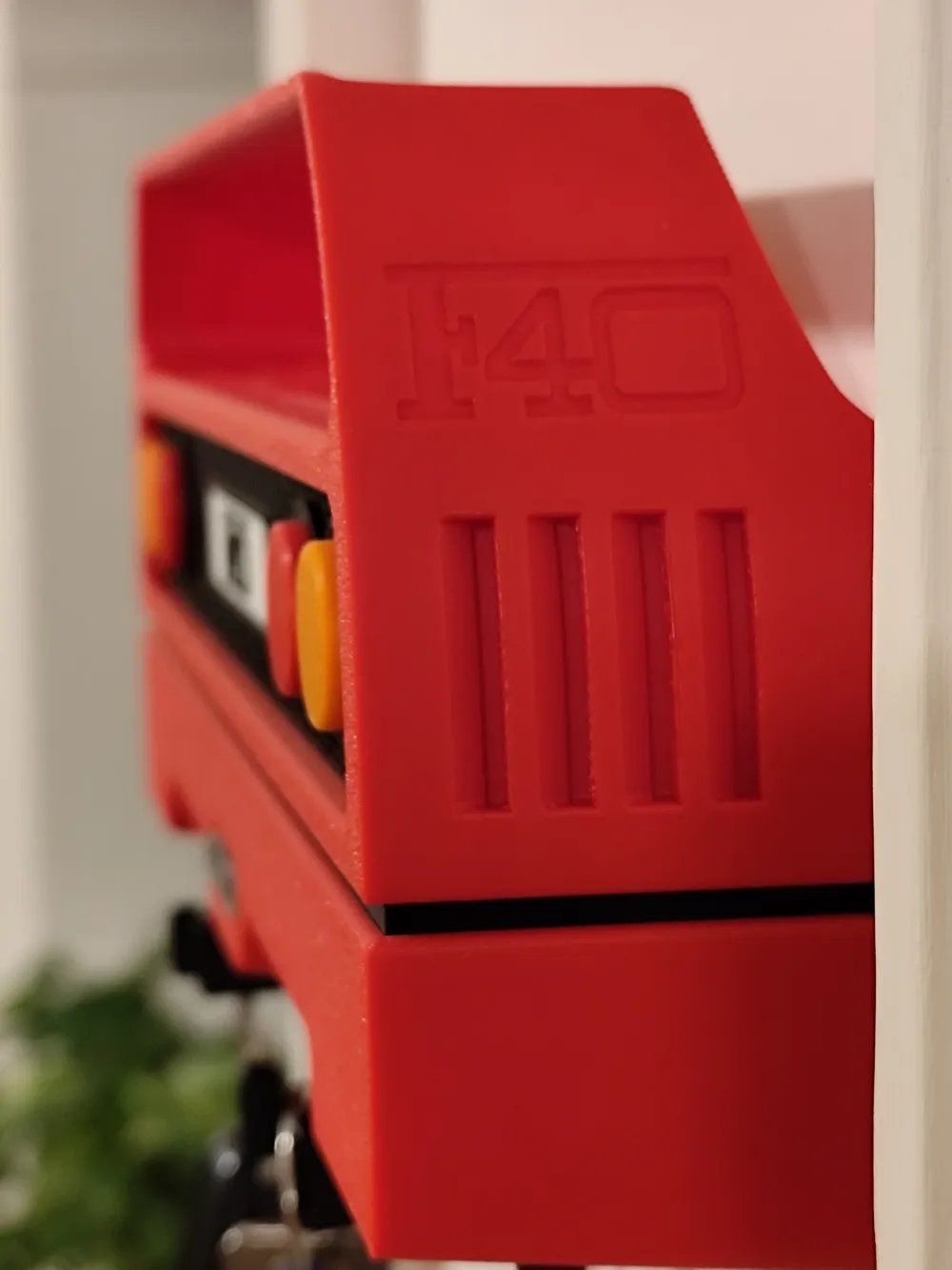 Tutte le decorazioni: F40 Schlüsselhalter – Nuovo (secondo la descrizione) da Niederweningen venduto da Wellington3D 3