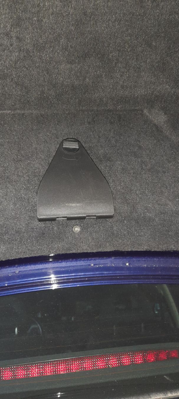 VW Tutti pezzi di ricambio auto: Kofferdeckel Abdeckung VW Bora Limo – Usato da Cham venduto da vento9 1