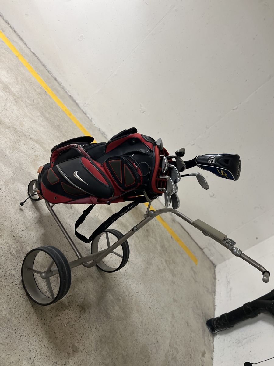 Nike Taschen: Golfbag Nike rot schwarz – Gebraucht aus Nürensdorf von romano_a 4