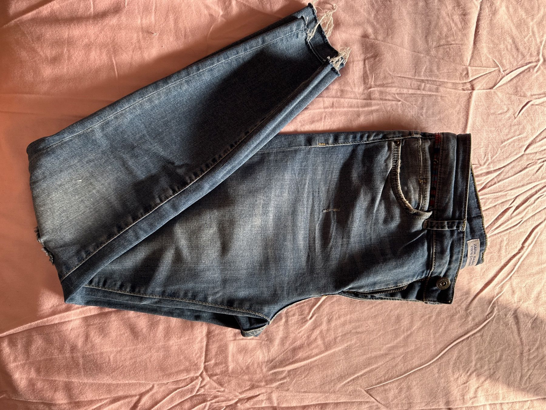 Zara Jeans: Jeans troués  - Taille 36 – Usato da Crissier venduto da cri_cfz7 2