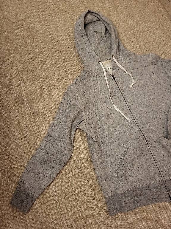 Pullover & Sweatshirts: Sweat a capuche Village Paris XL – Gebraucht aus Lausanne von imreloumaye 3
