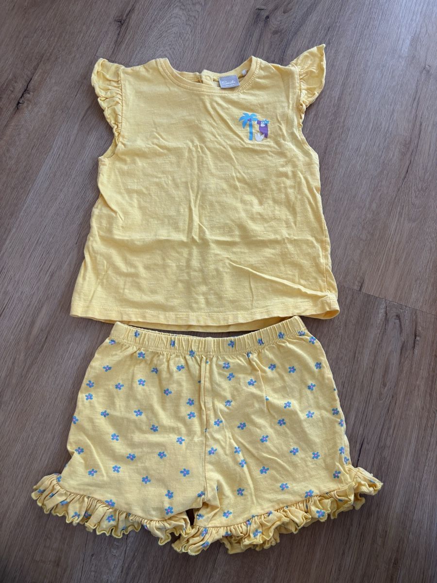 Lotti & Set di vestiti: Sommer Set, Gr 98/104 – Usato da Breitenbach venduto da mi95st