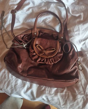 Braun Ledertasche mit kleinem Täschchen – ein Hingucker!