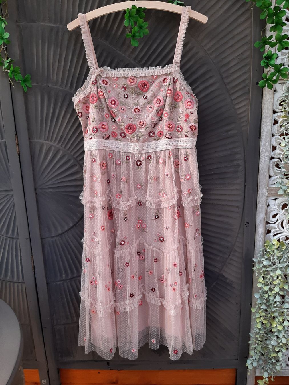 Vestiti: wunderschönes elfenzartes Luxus Kleid Needle & Thread 44 – Nuovo (secondo la descrizione) da Bern venduto da Preloved_NILE_4.Sale 1