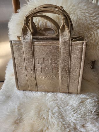 sehr schöne  kleine  Designer  Handtasche  beige Gold  