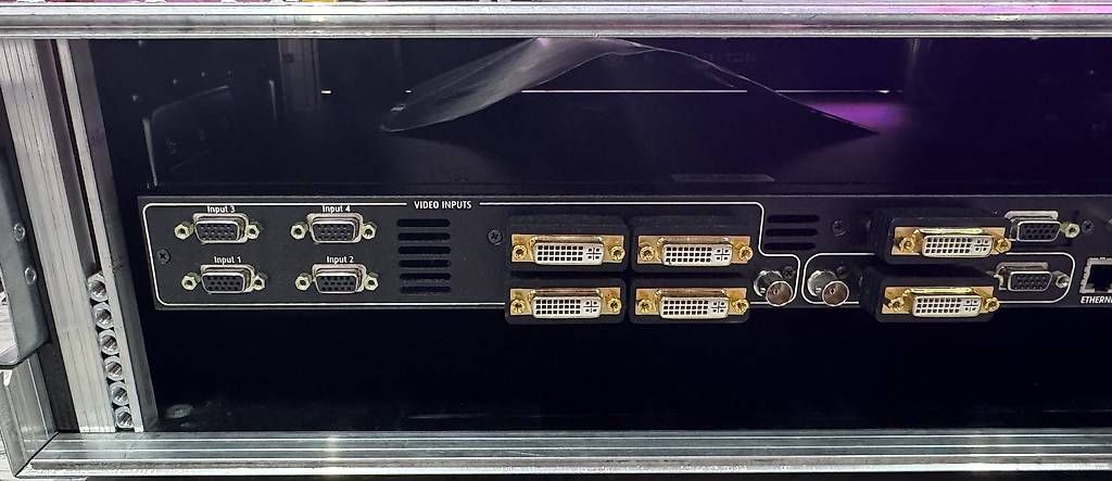 Console di mixaggio: Barco PDS-902 3G, Seamless Switcher – Usato da Rüti ZH venduto da Philippek 5