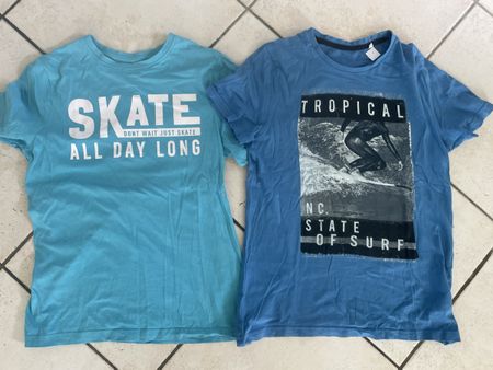 2 coole C&A T-Shirts Gr. 146/152 surf & skate CH