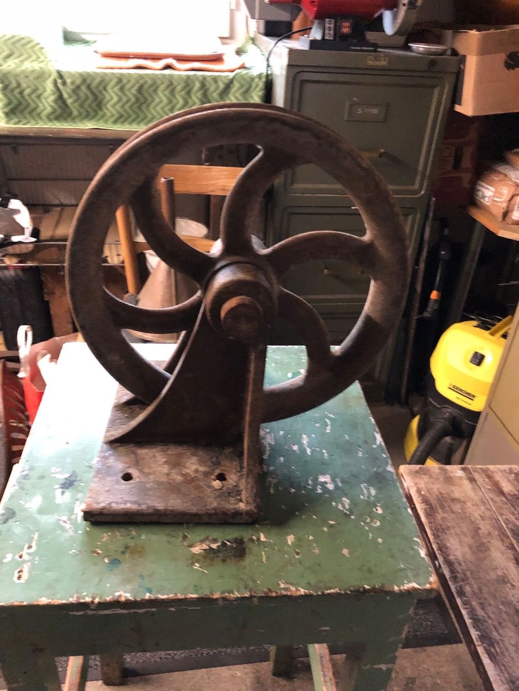 Sculture & Statue: Seilrad Eisen massiv, antik – Usato da Niederurnen venduto da Guste