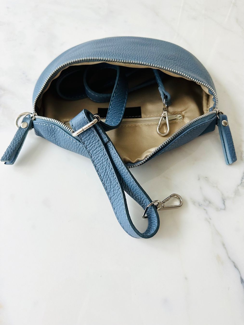 Sacs femmes: Umhängetasche Echt Leder "Blau" – Neuf avec emballage d'origine à Bülach par duffy_fashion_avenue 1