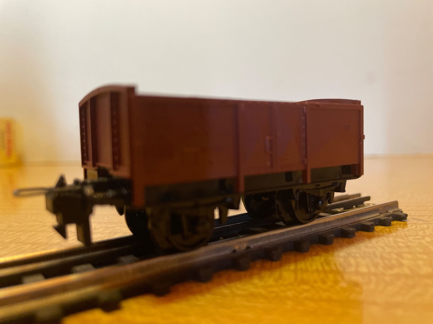 Trix Modelleisenbahnen: Trix H0 33450 Güterwagen braun – Gebraucht aus Suhr von Daneli7