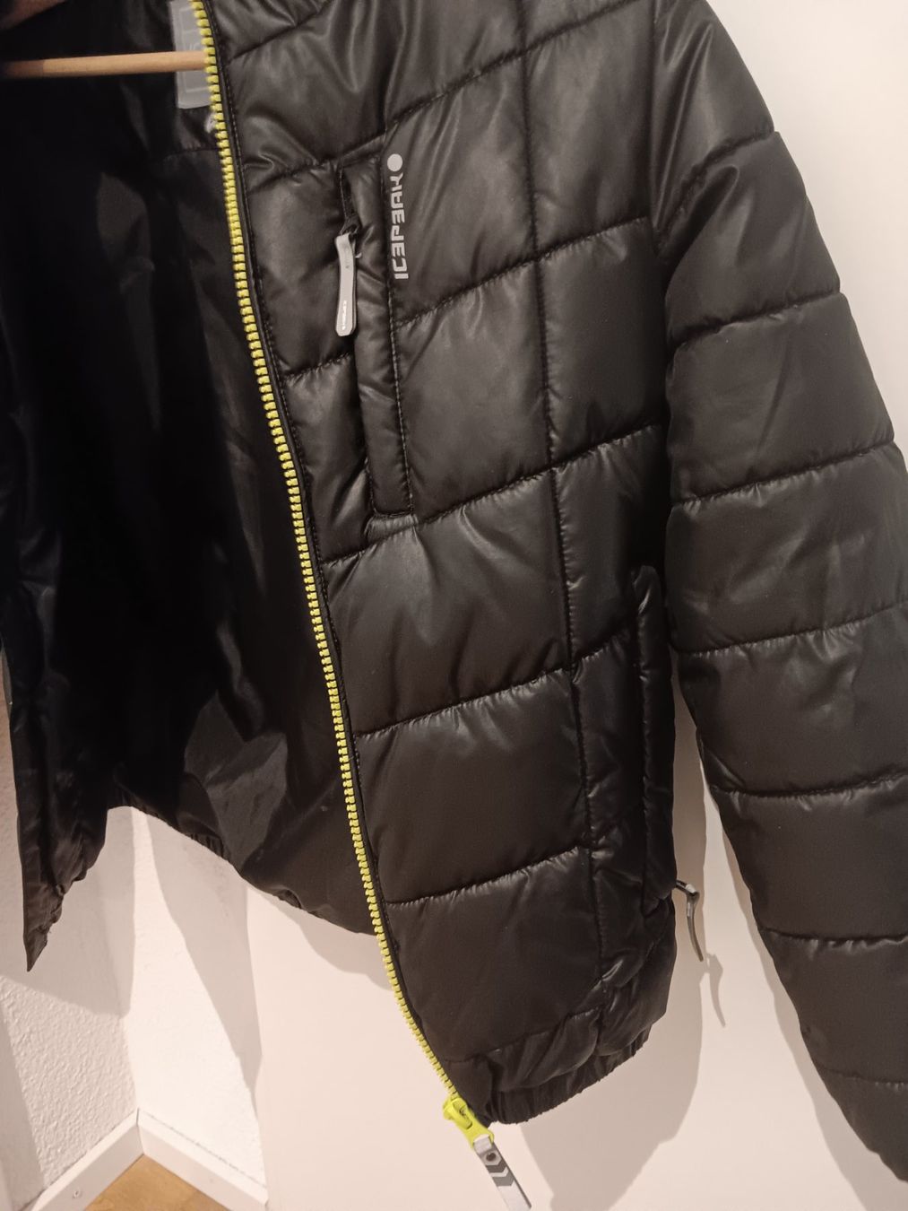 Giacche & Cappotti: Kinder Jacke, Gr. 128 – Nuovo (secondo la descrizione) da Gelterkinden venduto da ram_5vkp 5