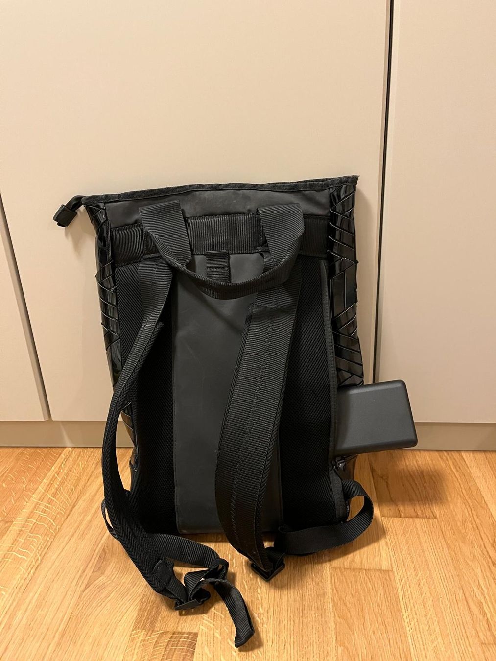 Adidas Zaini: Adidas Rucksack mit Laptopfach Modell top 3D – Usato da Luzern venduto da Aussiejoy 3