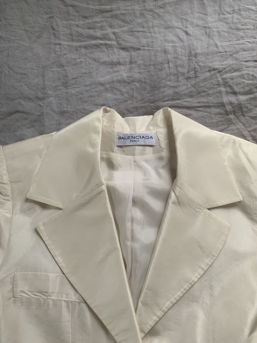 Balenciaga Completi & Tailleur: Original Balenciaga Seidenblazer Gr. 38 – Nuovo (secondo la descrizione) da Zürich venduto da ilj_b22t 1