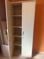 Tablarschrank mit Abschliessbaren Türen