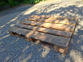 Holzpallette abzugeben