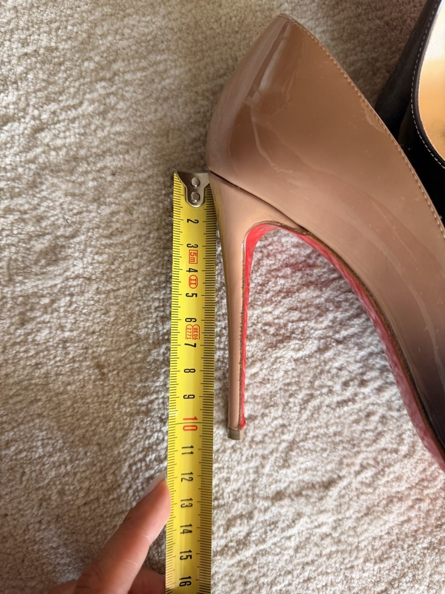 Christian Louboutin Scarpe da donna: Louboutin 37, 10cm beige/ noir – Nuovo (secondo la descrizione) da La Croix (Lutry) venduto da secondhandZara 5